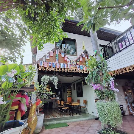 Tavee Guesthouse بانكوك المظهر الخارجي الصورة