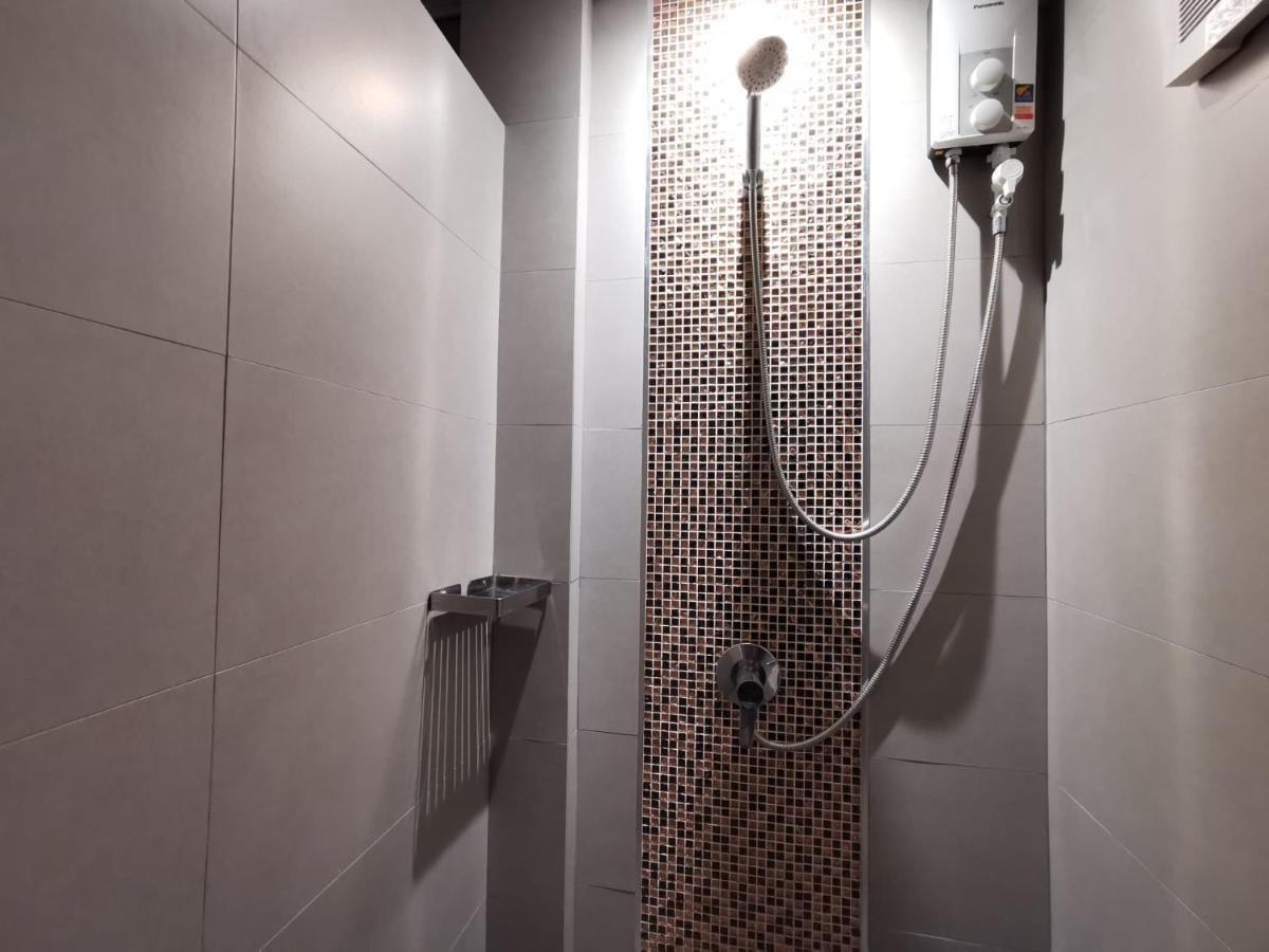 Tavee Guesthouse بانكوك المظهر الخارجي الصورة