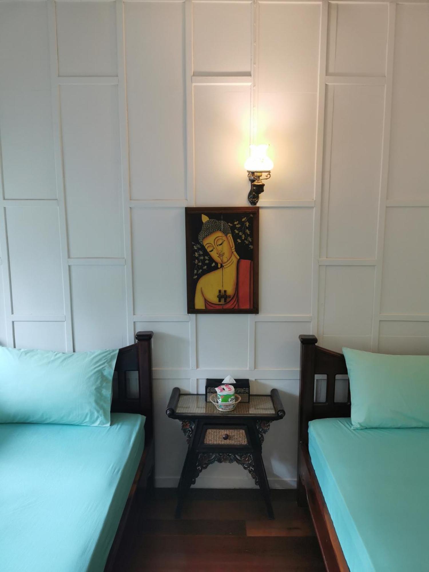Tavee Guesthouse بانكوك الغرفة الصورة